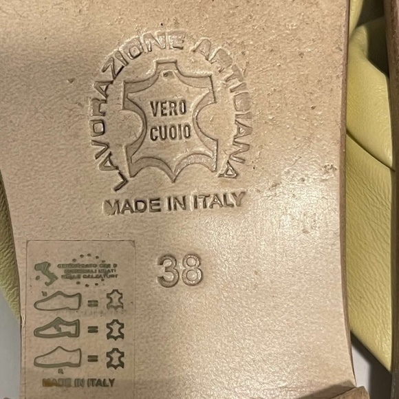 Bells & Becks Azura Butter Yellow Leather Slip On Twist Slide Sandal Size 38 7.5 - Picture 12 of 13